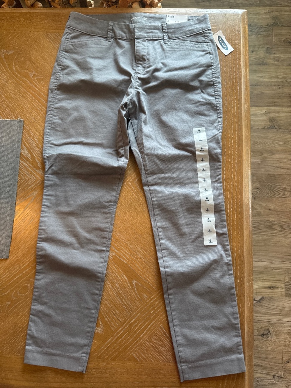 Old Navy pixie pant, new with tags